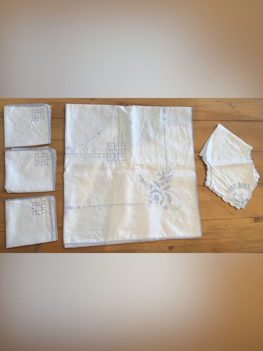 Vintage Ivory Embroidered Table Linen Set Hot Roll Cover Topper Napkins